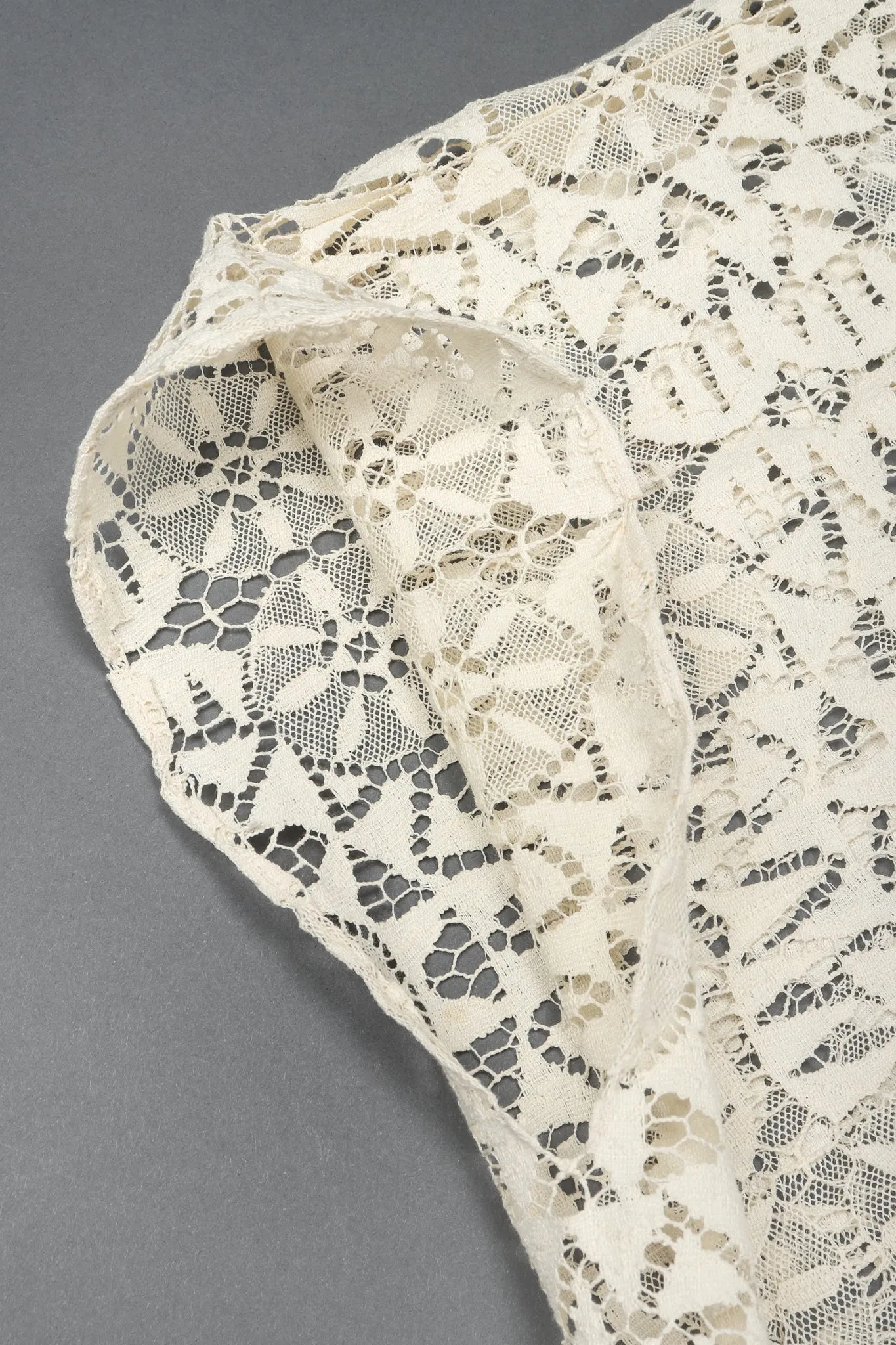 Bobbin Lace Kimono Robe