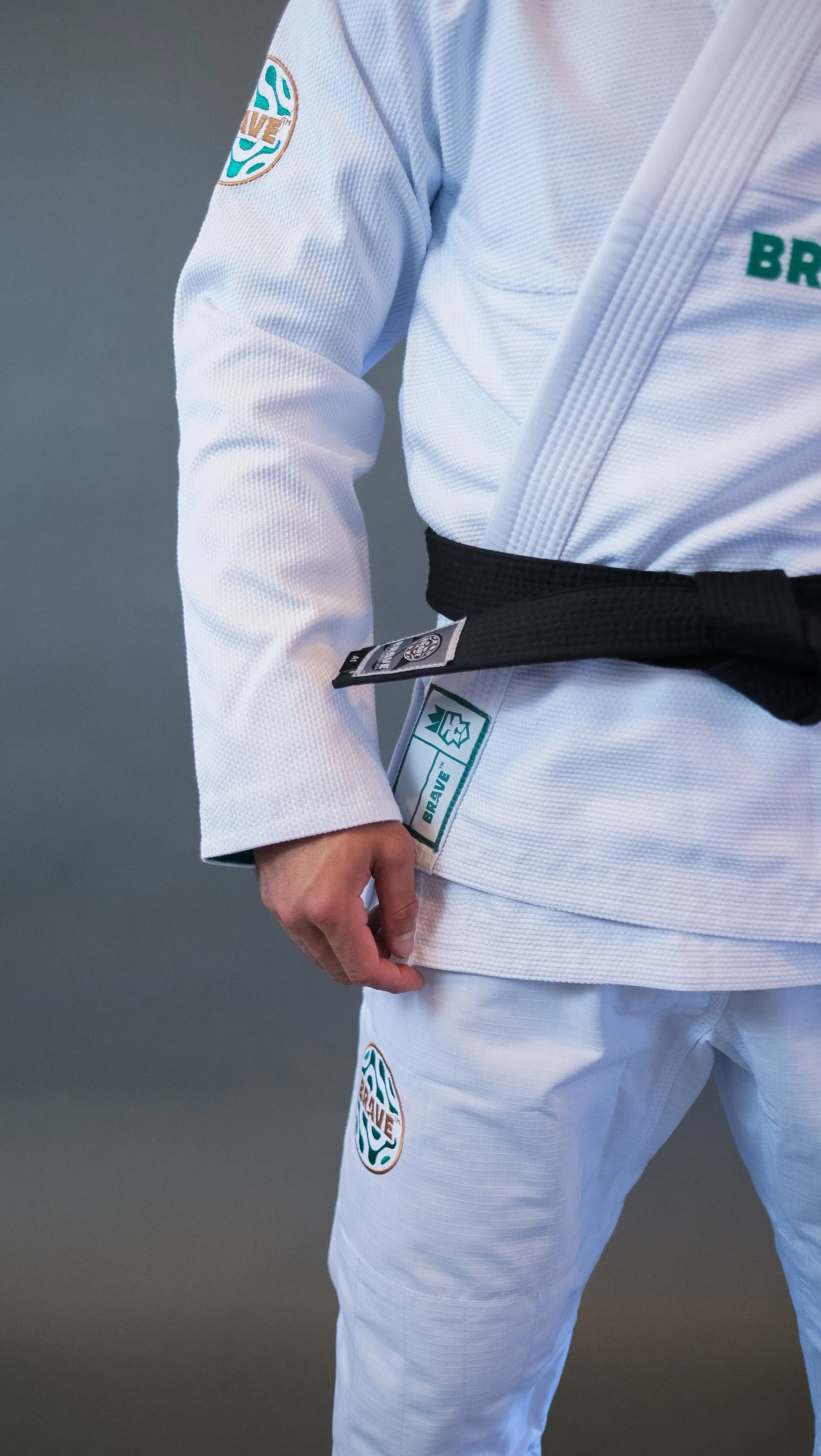 Brave Be Water Gi – White