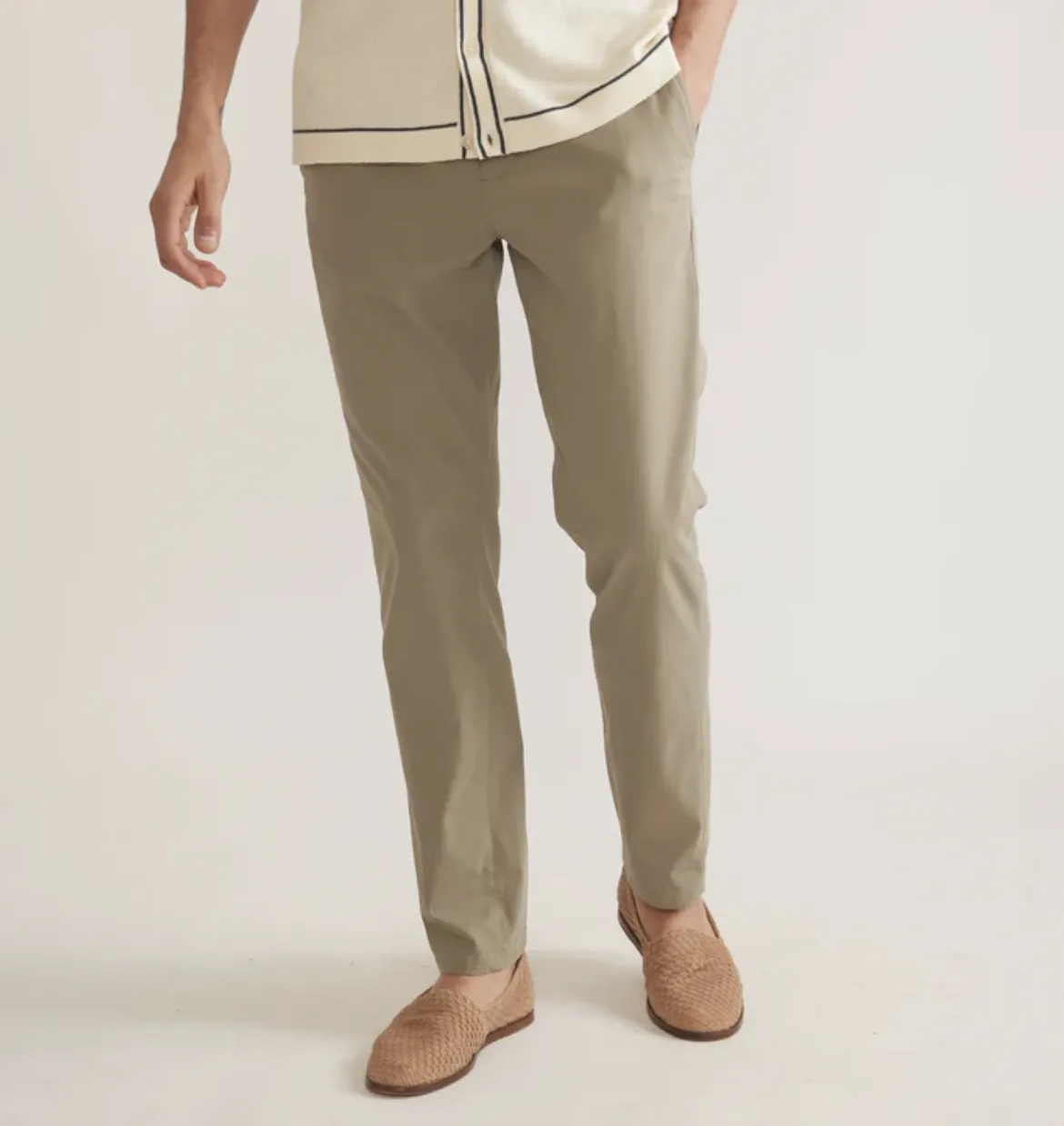 Breeze Saturday Chino - Vetiver