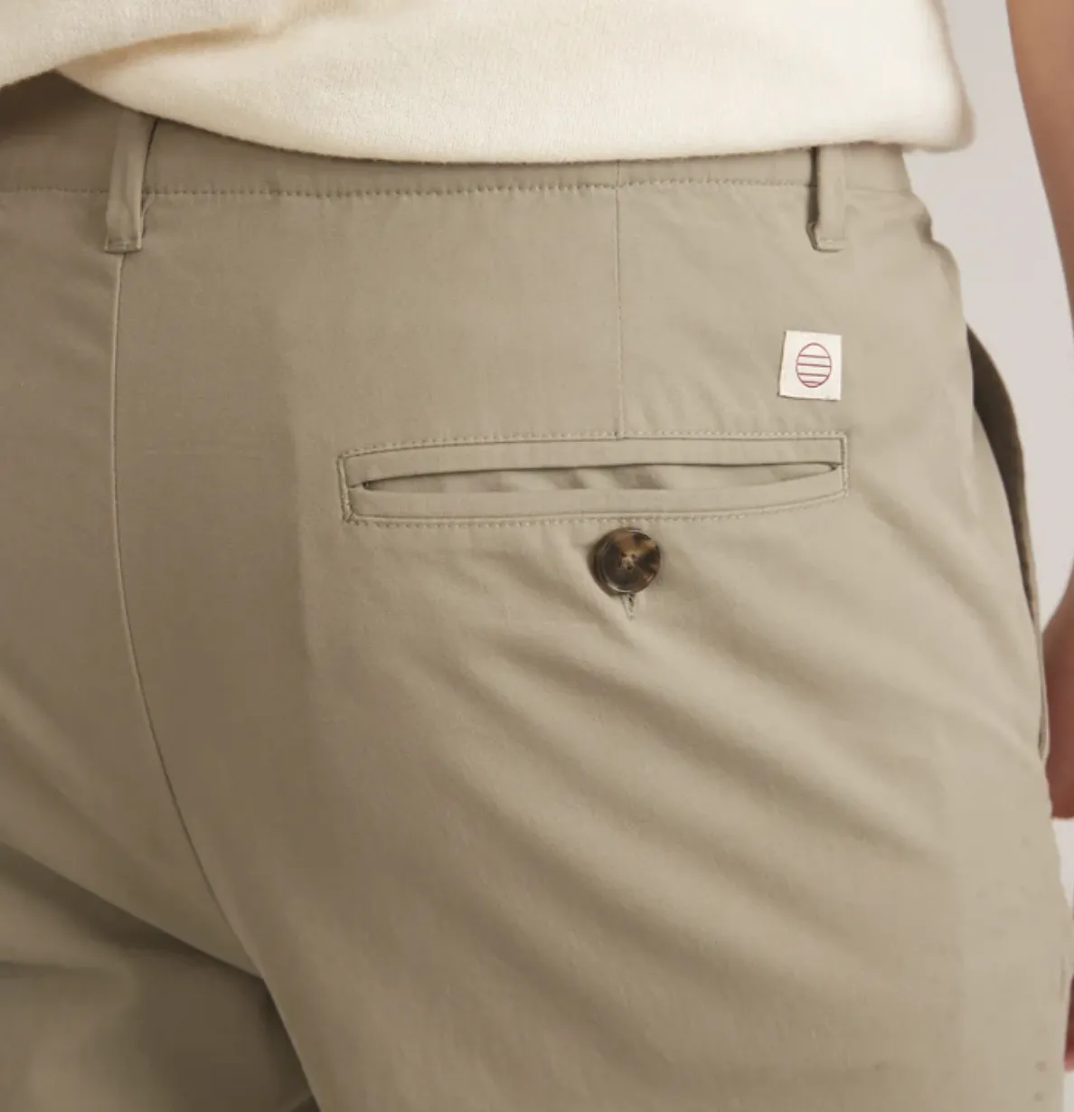 Breeze Saturday Chino - Vetiver
