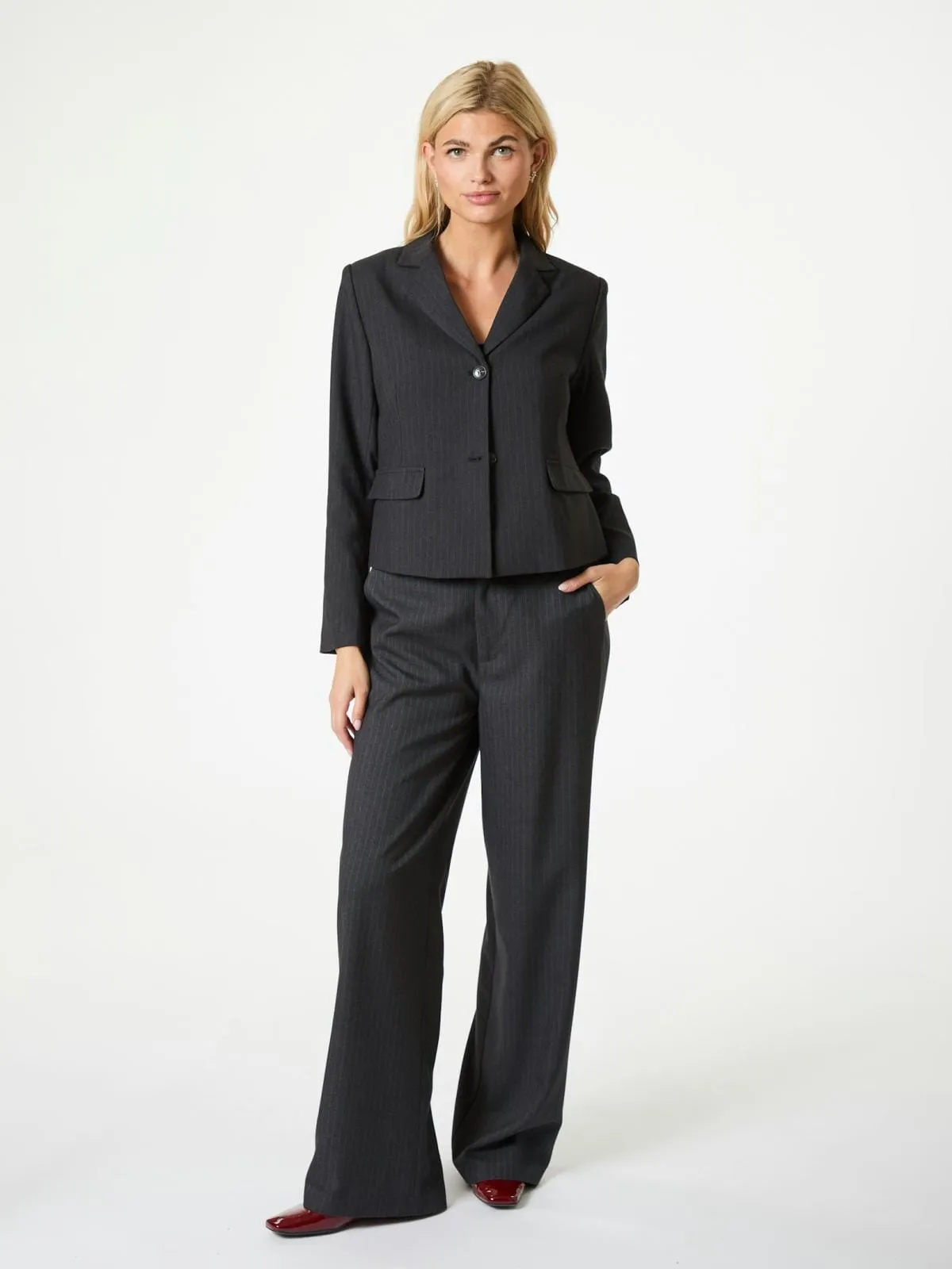 Neo Noir - Djarla Pinstripe Blazer - Antracit