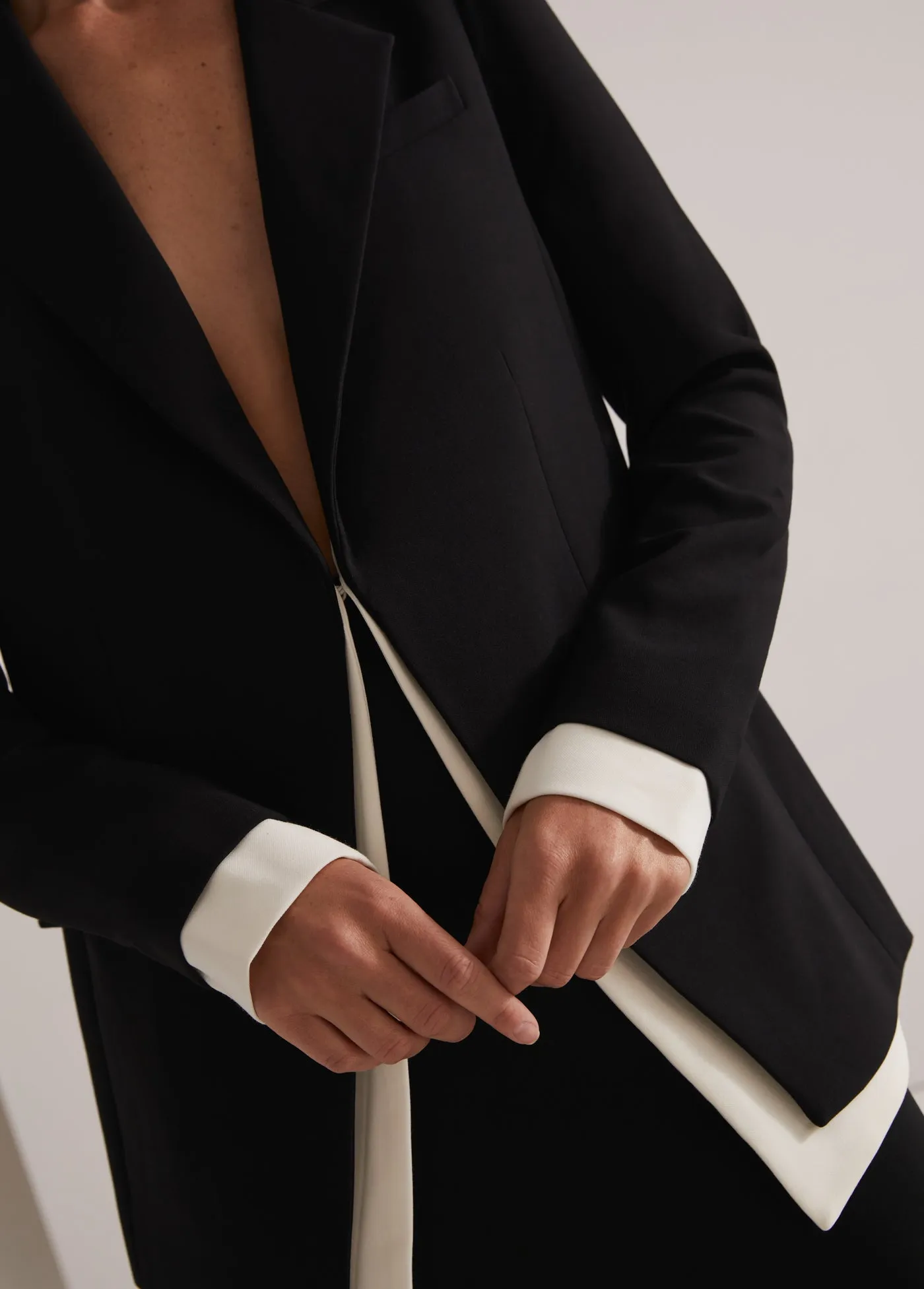 THE KELLY BLAZER