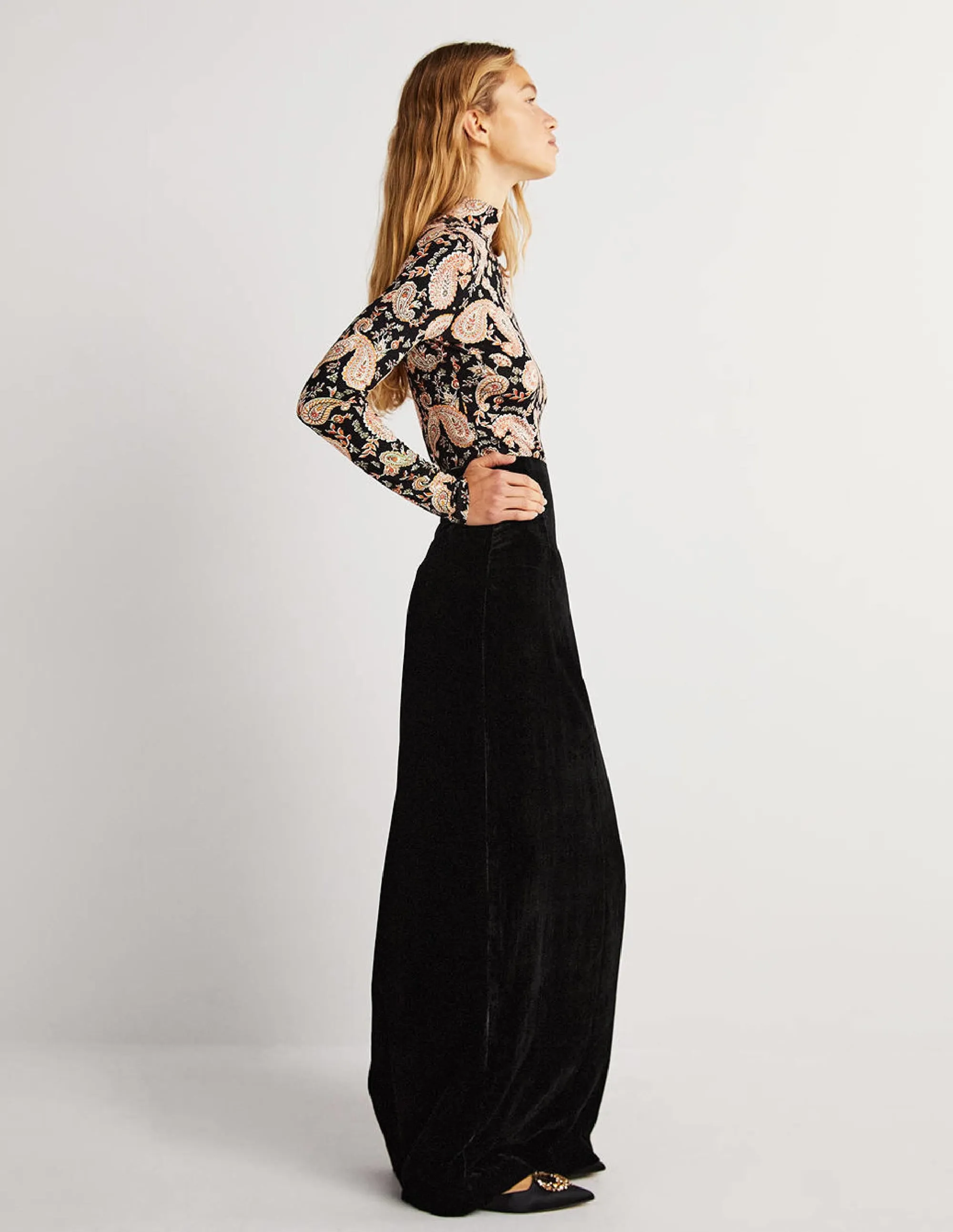 Velvet Party Maxi Skirt-Black